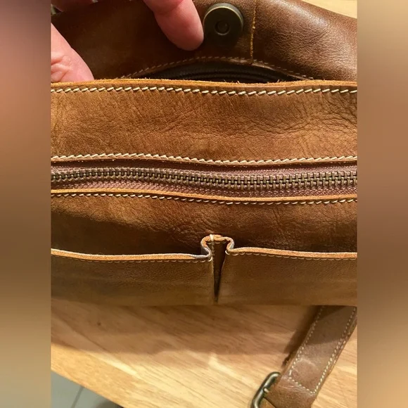 Roots Genuine Leather Satchel Crossbody Bag Brown | Vintage Style. - Picture 8 of 10